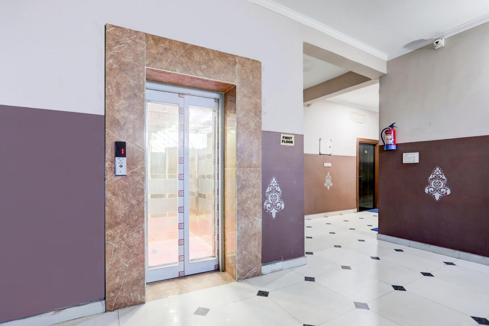 l'Hotel Super Townhouse Gida Near Rto Office Gorakhpur Esterno foto
