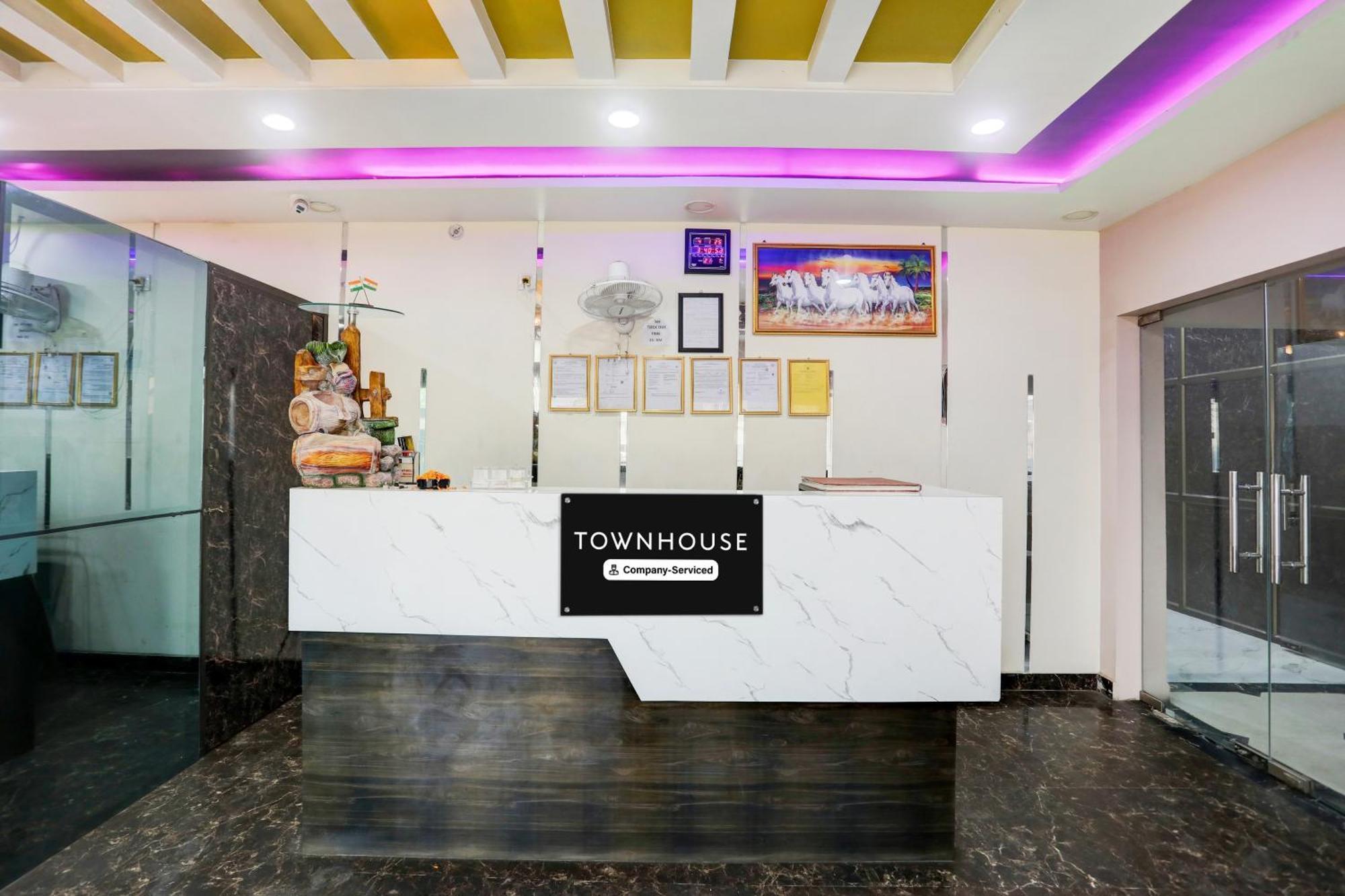 l'Hotel Super Townhouse Gida Near Rto Office Gorakhpur Esterno foto