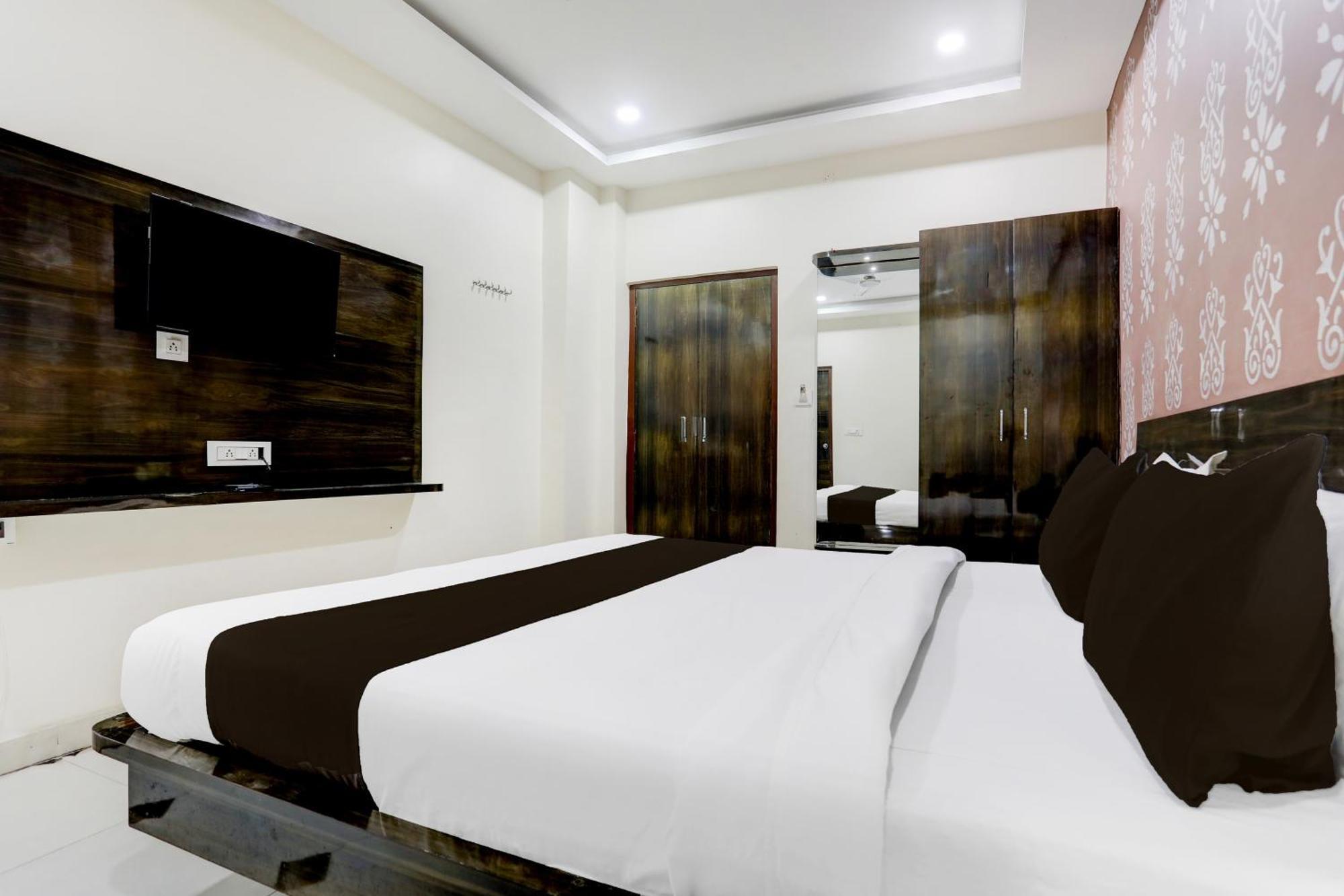 l'Hotel Super Townhouse Gida Near Rto Office Gorakhpur Esterno foto
